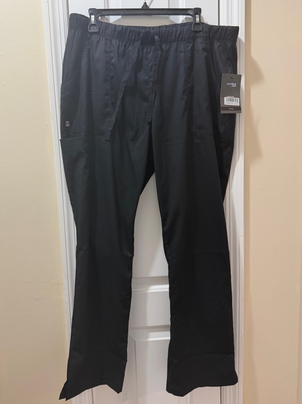 NWT Matrix by maevn Black Straight-Leg Petite Scrub Pants with Drawstring Waist